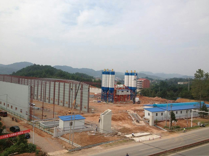 益婁高速公路第十一標(biāo)攪拌站 順利進入中期建設(shè)